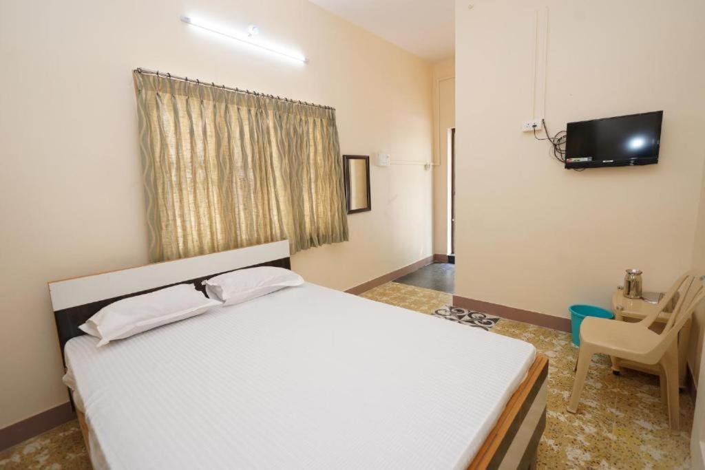 Sowmya Lodge Tiruchirappalli Экстерьер фото