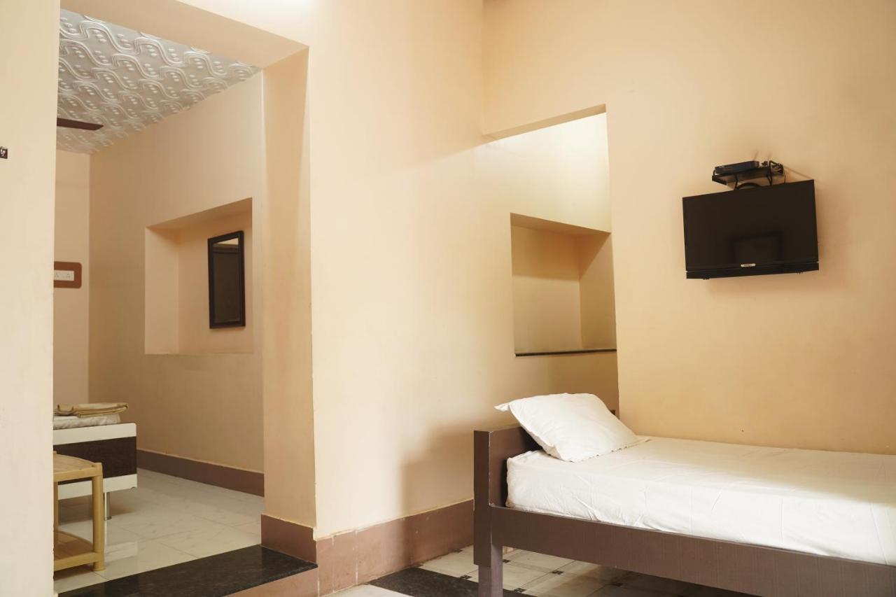 Sowmya Lodge Tiruchirappalli Экстерьер фото