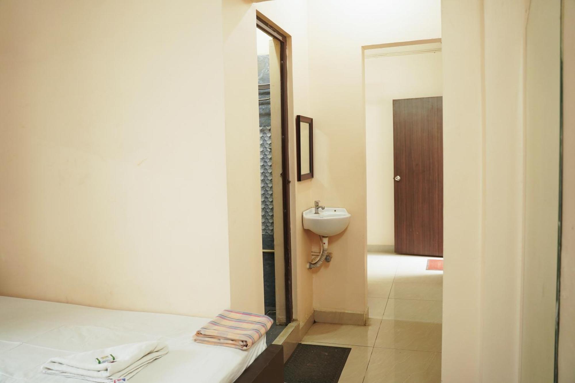 Sowmya Lodge Tiruchirappalli Экстерьер фото
